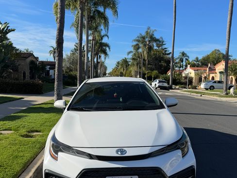 Used 2020 Toyota Corolla SE image 2