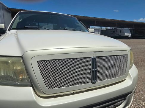 Used 2008 Lincoln Mark LT 2WD image 11