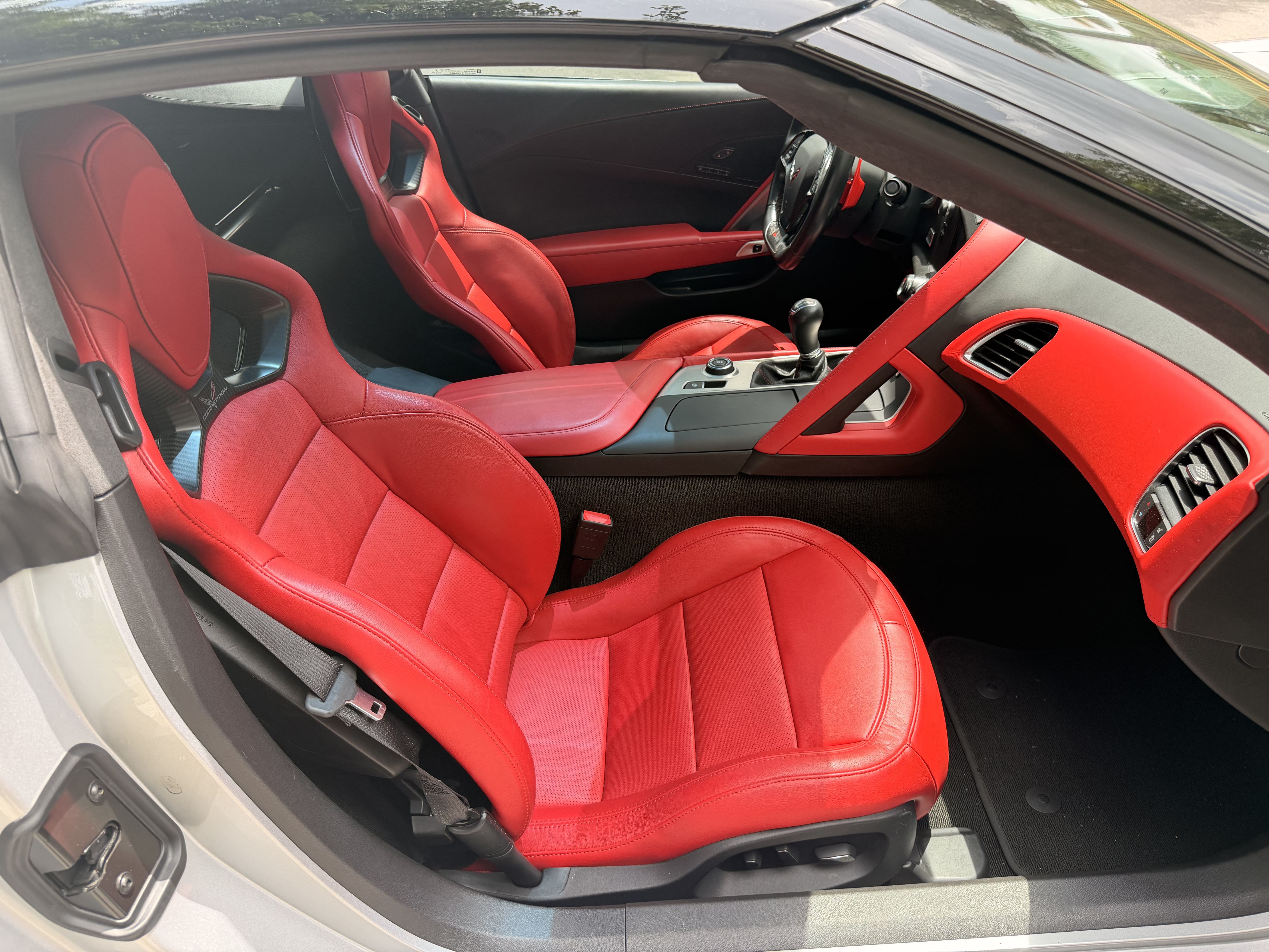 Used 2018 Chevrolet Corvette Z06 RWD image 9