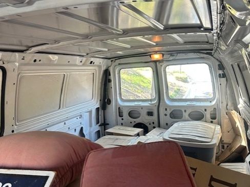 Used 2001 Ford E-350 and Econoline 350 Van image 13