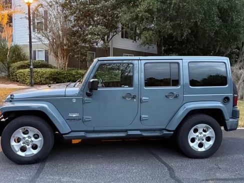 Used 2015 Jeep Wrangler Unlimited Sahara image 10