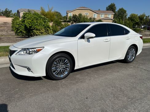 Used 2014 Lexus ES 350 w/ Premium Package FWD image 6