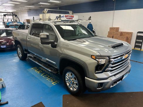 Used 2024 Chevrolet Silverado 3500 High Country w/ High Country Premium Package image 17