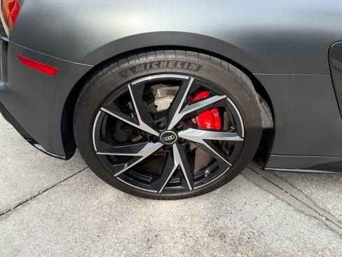 Used 2022 Audi R8 V10 w/ Carbon Exterior Package RWD image 19