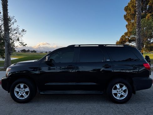 Used 2008 Toyota Sequoia SR5 image 2