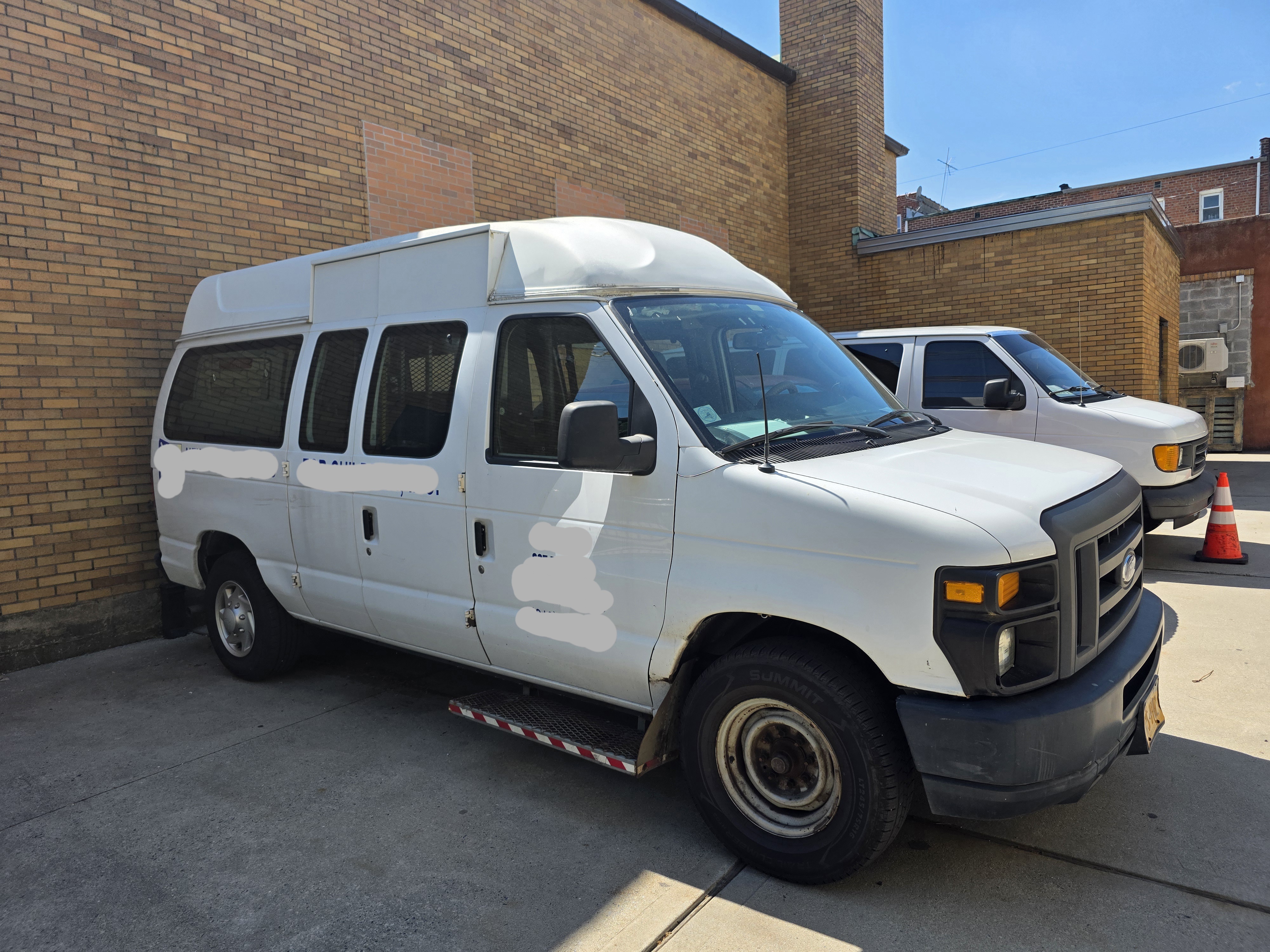 Used 2014 Ford E-250 and Econoline 250 w/ Power Group RWD image 1