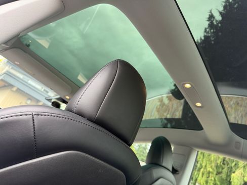 Used 2020 Tesla Model 3 Long Range image 2