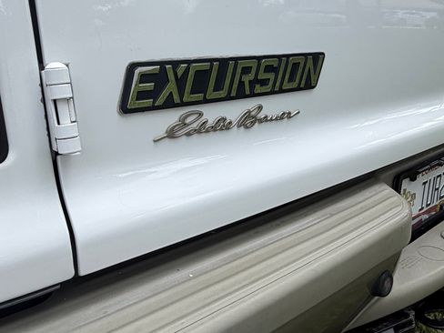 Used 2003 Ford Excursion Eddie Bauer AWD/4WD image 6