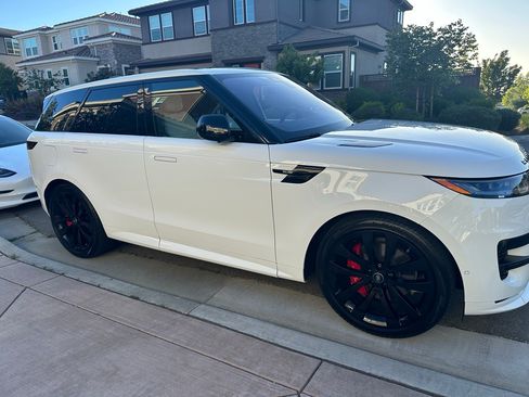 Used 2023 Land Rover Range Rover Sport SE Dynamic image 1