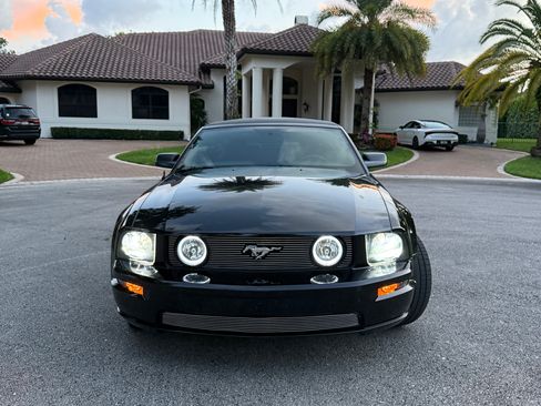 Used 2006 Ford Mustang GT RWD image 9