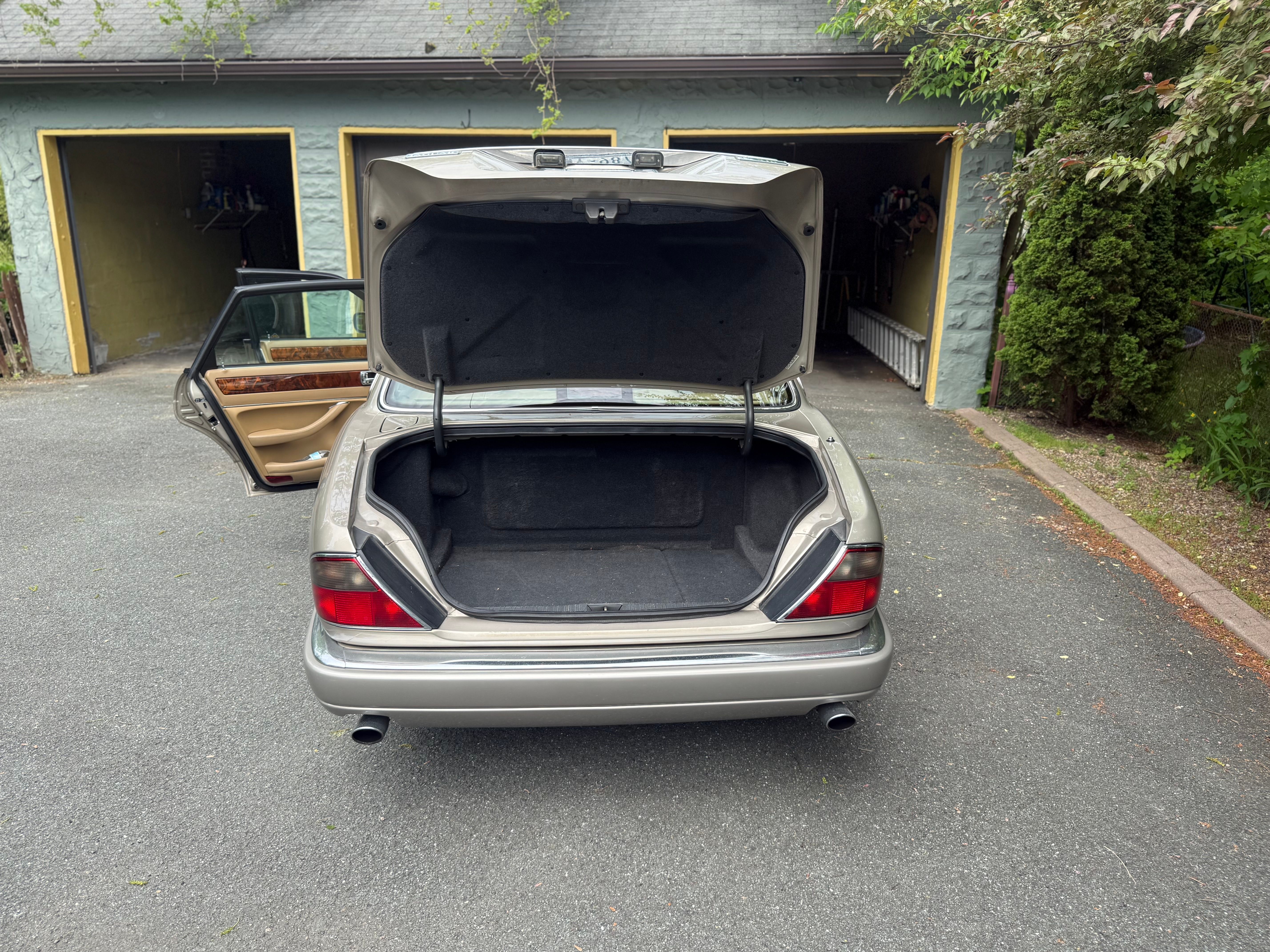 Used 1995 Jaguar XJ6 RWD image 13