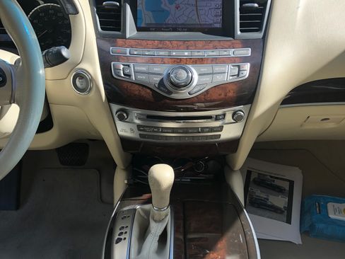 Used 2013 INFINITI JX35 35 Sport Utility 4D w/ Premium Pkg image 10