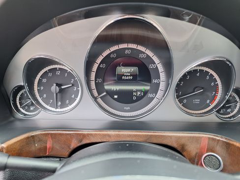 Used 2013 Mercedes-Benz E 350 4MATIC Sedan image 6