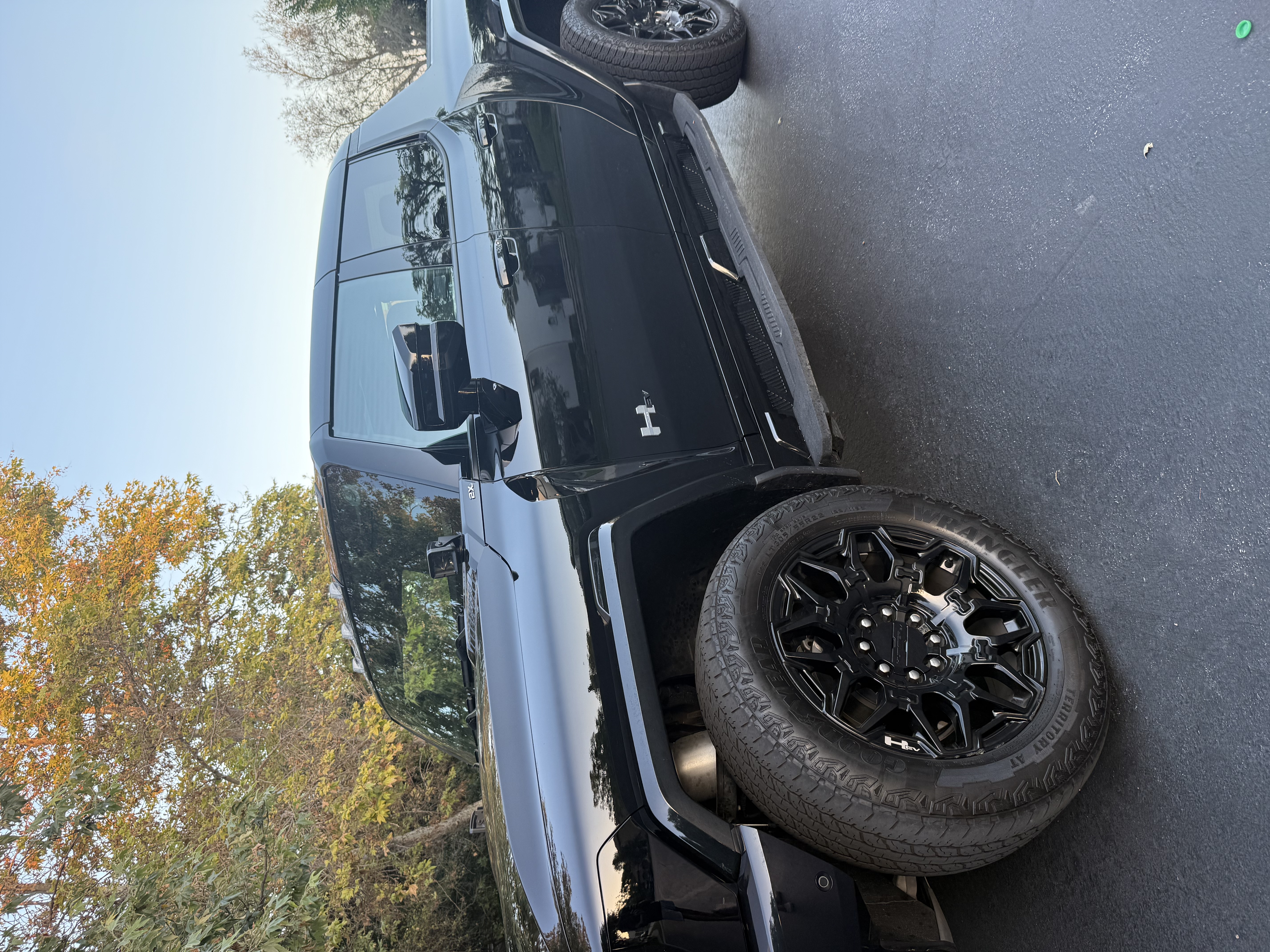 Used 2024 GMC Hummer EV 2X w/ LPO, Illumination Package AWD/4WD image 1