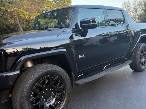 Used 2024 GMC Hummer EV 2X w/ LPO, Illumination Package AWD/4WD image 1