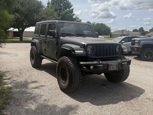Used 2025 Jeep Wrangler Unlimited Rubicon AWD/4WD image 15