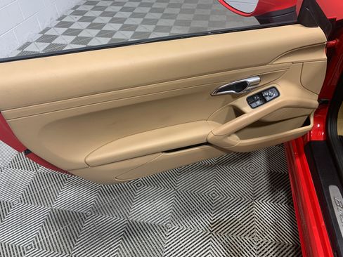 Used 2017 Porsche 718 Boxster RWD image 20