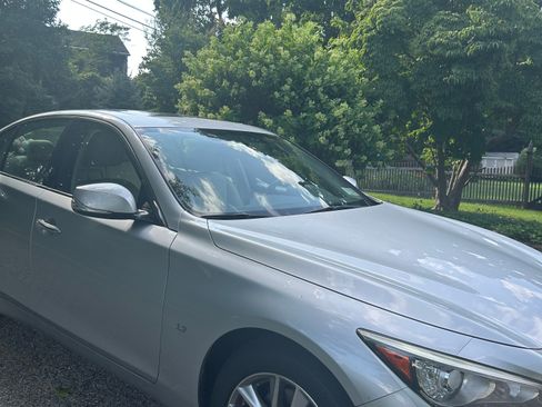 Used 2015 INFINITI Q50 Premium w/ Navigation Package AWD/4WD image 1