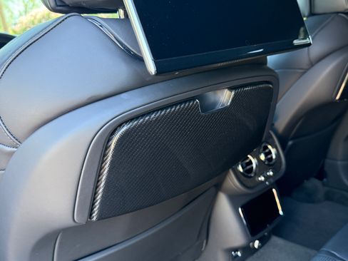 Used 2023 Bentley Bentayga AWD/4WD image 29