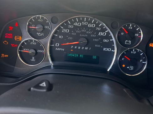 Used 2019 Chevrolet Express 2500 Extended w/ Driver Convenience Package image 6