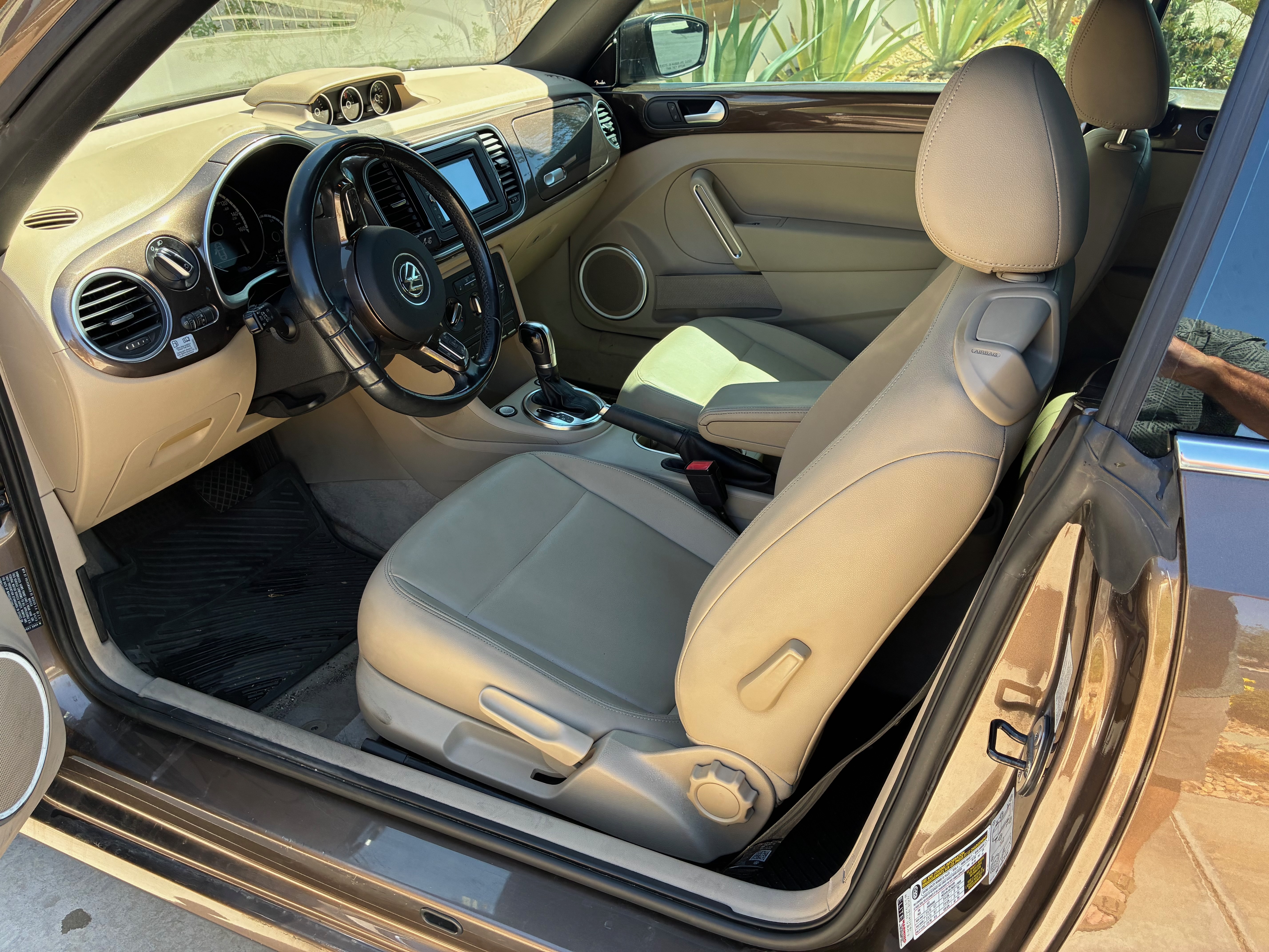 Used 2013 Volkswagen Beetle TDI FWD image 21