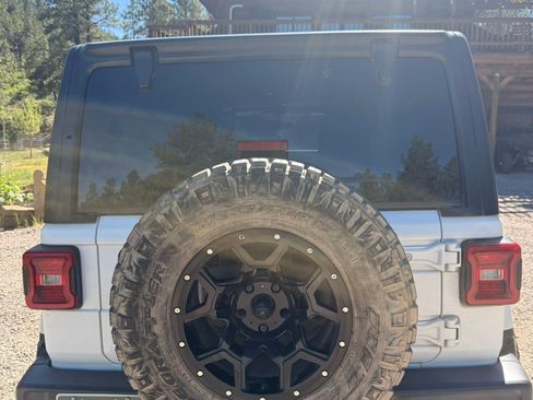 Used 2019 Jeep Wrangler Unlimited Sahara w/ Safety Group AWD/4WD image 9