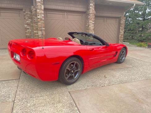 Used 2000 Chevrolet Corvette Convertible w/ Memory Pkg image 6