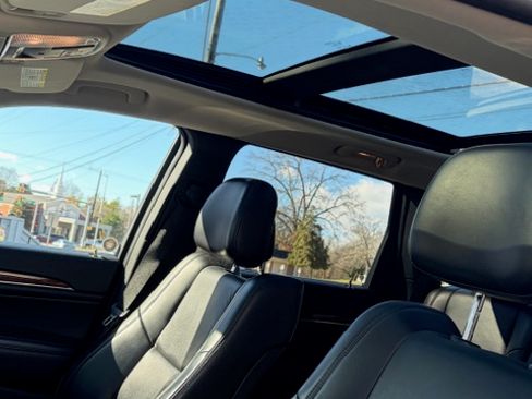 Used 2011 Jeep Grand Cherokee Limited w/ Trailer Tow Group IV image 6