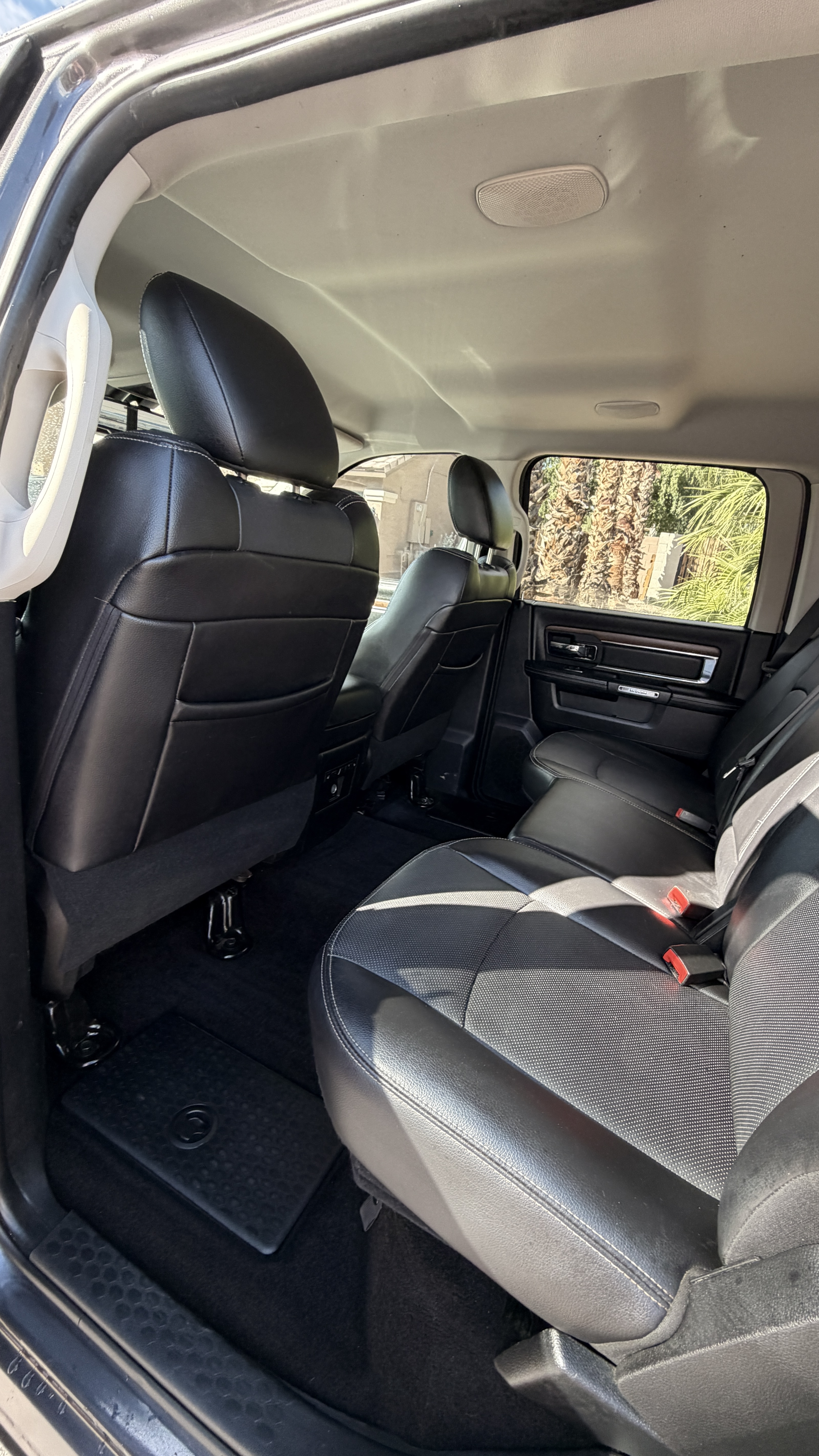 Used 2016 RAM 1500 Laramie AWD/4WD image 16