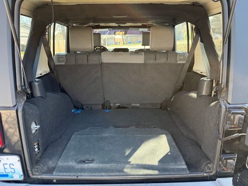 Used 2007 Jeep Wrangler Unlimited X image 9