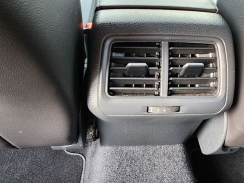 Used 2016 Volkswagen Golf 4-Door image 15