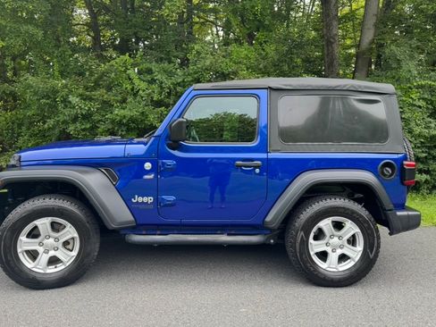Used 2019 Jeep Wrangler Sport AWD/4WD image 4