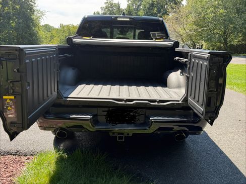 Used 2022 RAM 1500 Limited AWD/4WD image 9