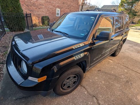Used 2015 Jeep Patriot Sport w/ Power Value Group image 2