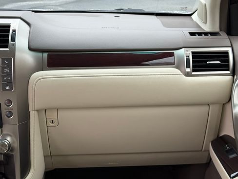 Used 2014 Lexus GX 460 w/ Premium Package image 26