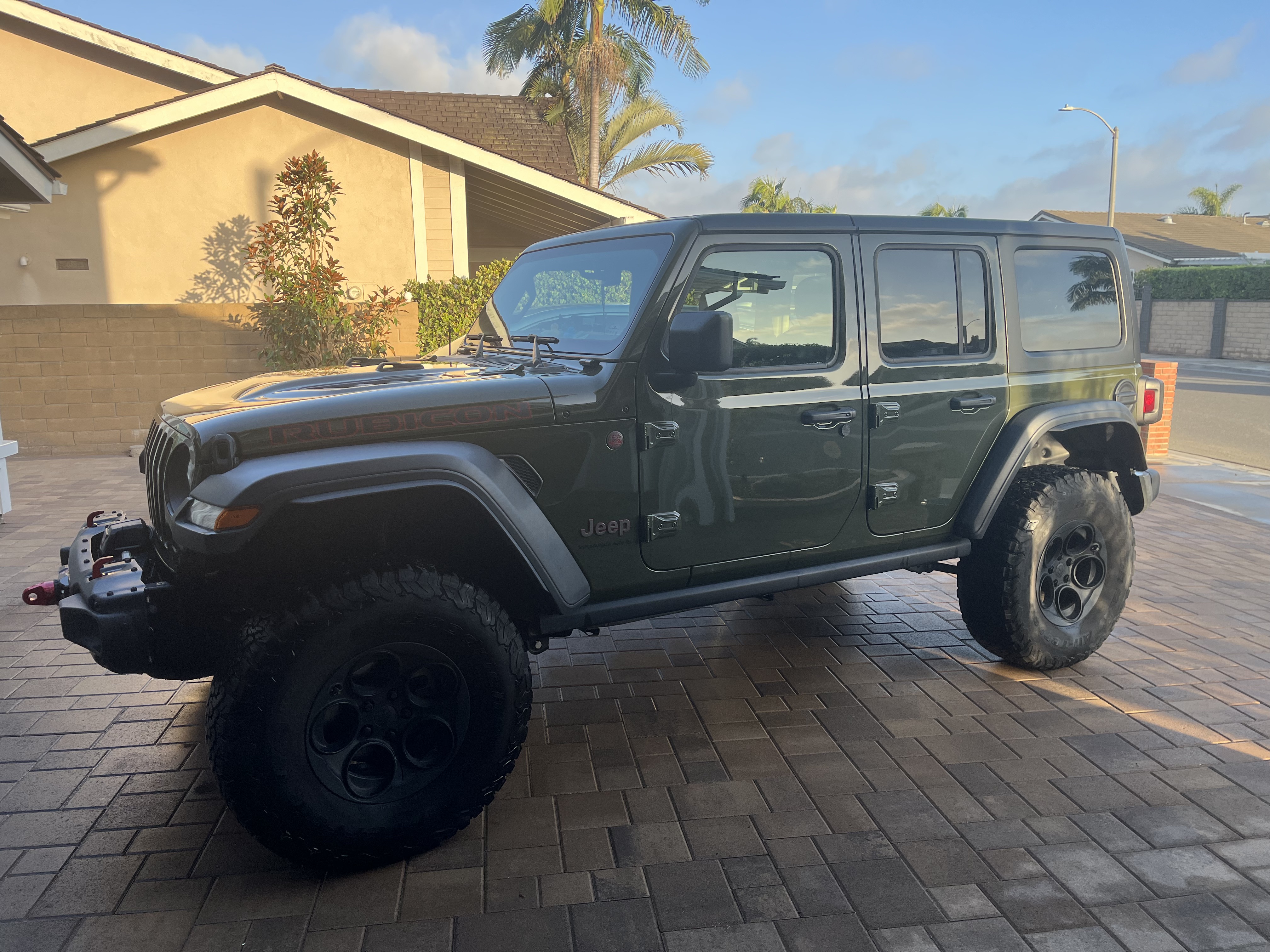 Used 2023 Jeep Wrangler Unlimited Rubicon w/ Xtreme 35 Tire Package AWD/4WD image 8