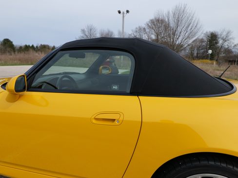 Used 2004 Honda S2000 image 18