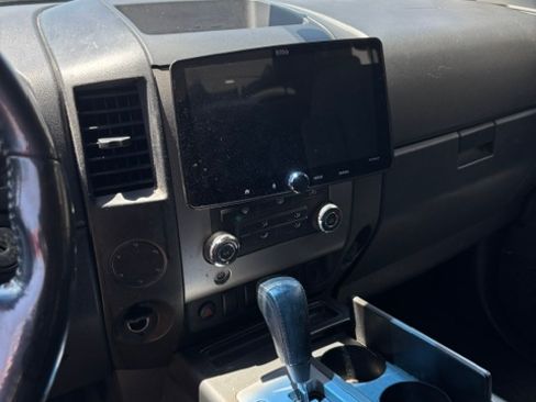 Used 2008 Nissan Titan SE RWD image 10
