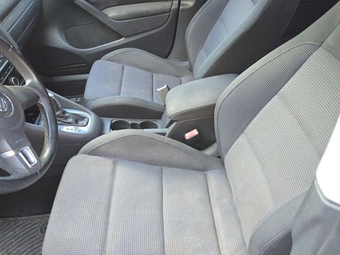 Used 2013 Volkswagen Golf 4-Door image 10