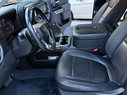 Used 2021 Chevrolet Silverado 1500 LT Trail Boss w/ Convenience Package II AWD/4WD image 4