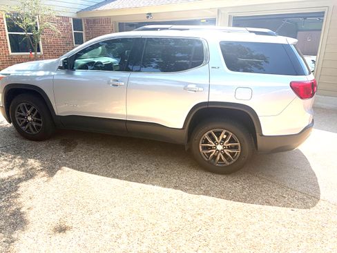 Used 2018 GMC Acadia SLT w/ LPO, Cargo Package FWD image 2