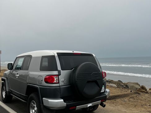 Used 2009 Toyota FJ Cruiser 4WD image 9