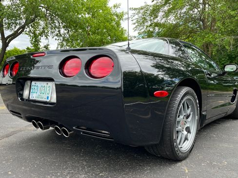 Used 2001 Chevrolet Corvette Z06 w/ Memory Pkg image 13