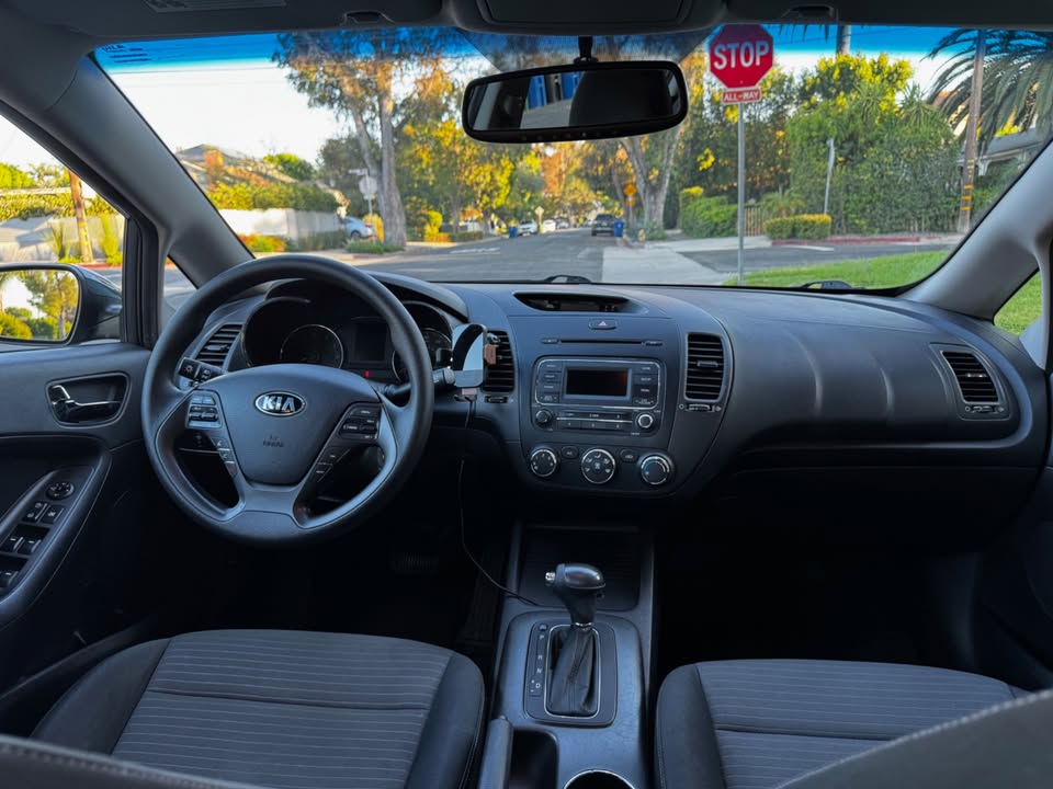 Used 2014 Kia Forte LX w/ Popular Package FWD image 4