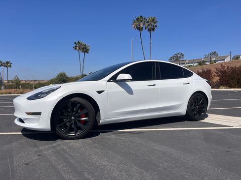 Used 2018 Tesla Model 3 Long Range image 8