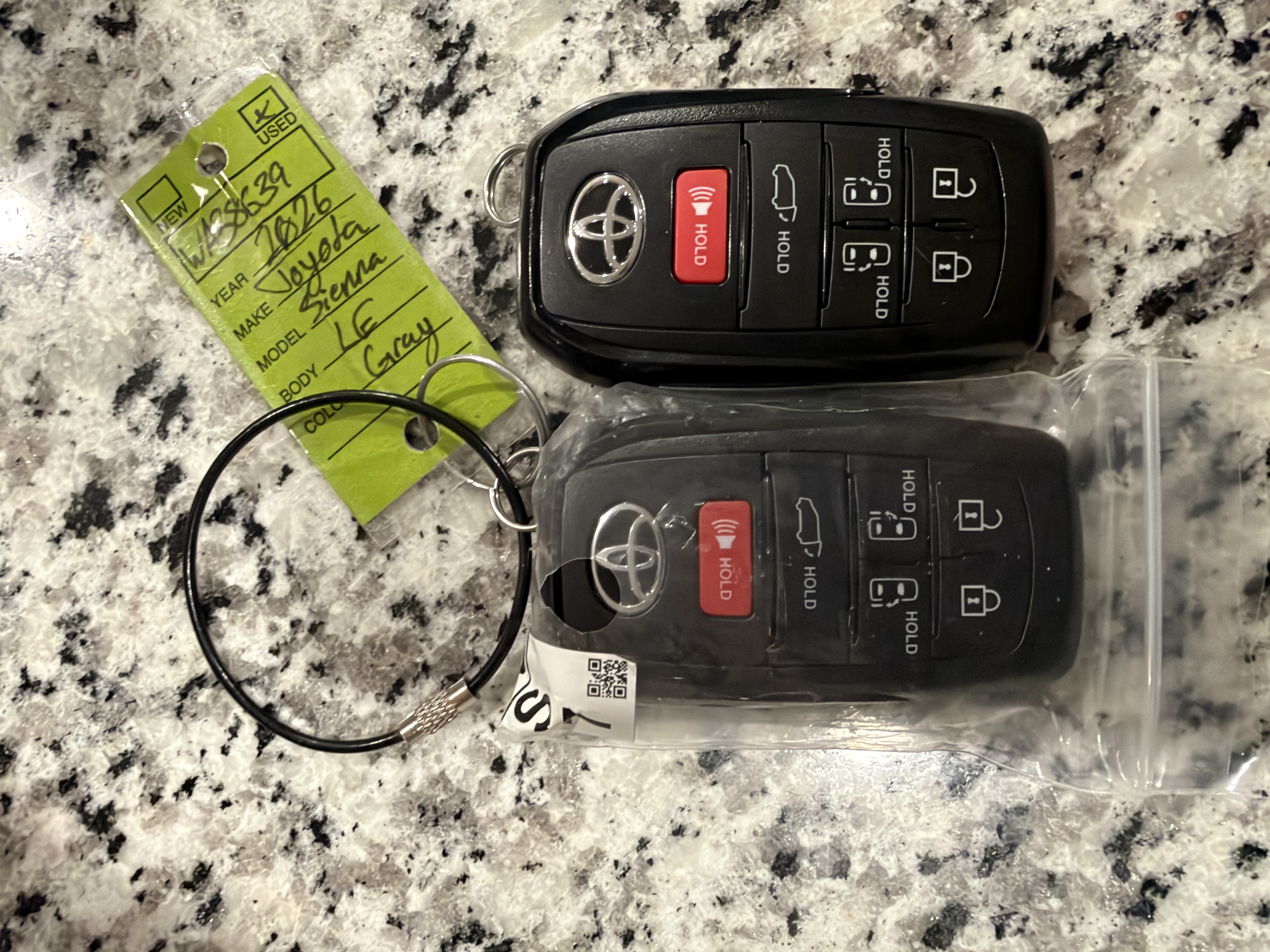 Used 2026 Toyota Sienna LE FWD image 9