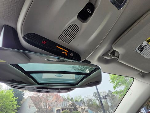 Used 2018 Volvo XC90 T6 Momentum w/ Convenience Package image 13