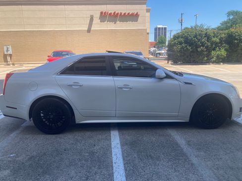 Used 2011 Cadillac CTS Luxury RWD image 2