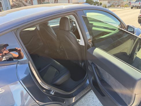 Used 2022 Tesla Model Y Long Range image 8