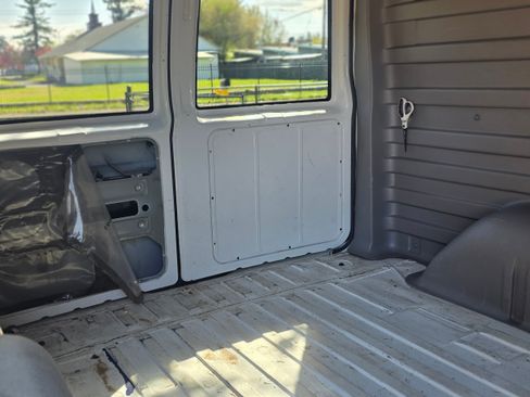 Used 2001 Chevrolet Astro image 14